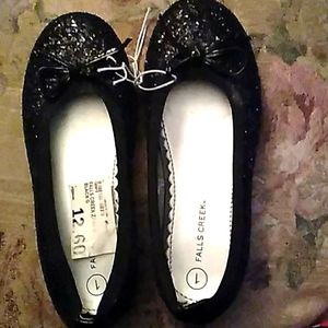 Little girls glittery dress shoes